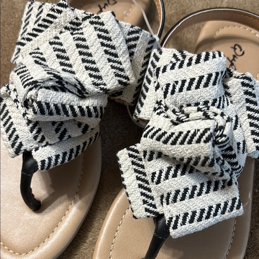 Qupid Black and White Striped Sandals - Picture 3 of 13